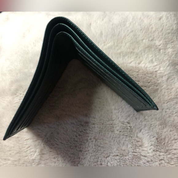 Louis Vuitton Taiga Leather Bifold Wallet Forest Green - Picture 7 of 14